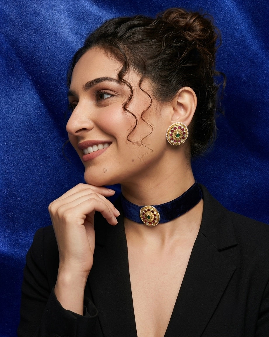 Veloura -Velvet Choker