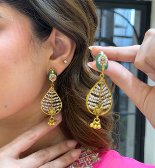 Pearl Peacock Drops