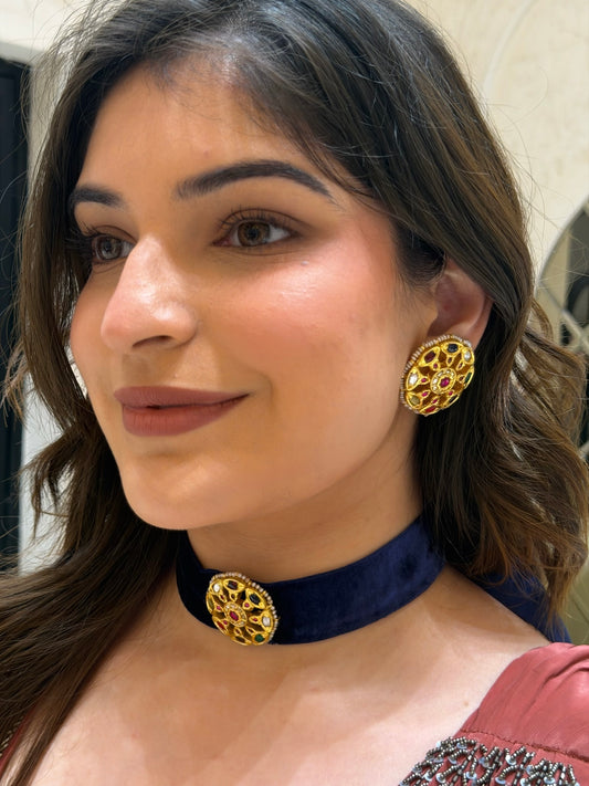 Veloura -Velvet Choker