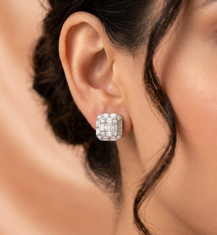 Shimmering Diva Earring