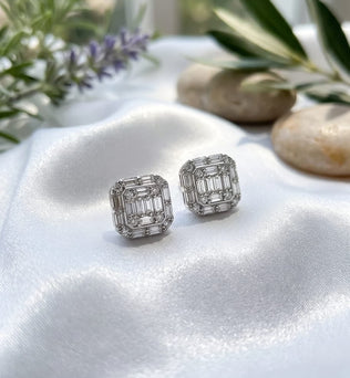 Shimmering Diva Earring