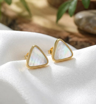 Pearlescent earring